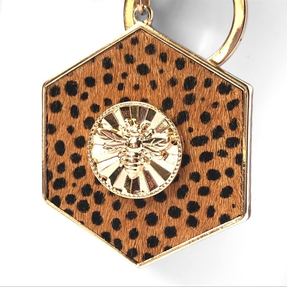 LAST 1️⃣New Genuine calf leather hexagon bee animal print trendy keychain - Picture 4 of 7